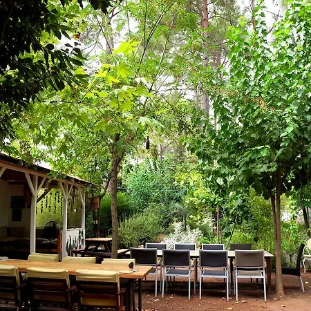 Konukevi Daphne House 2*