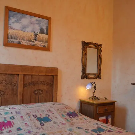 Konukevi Daphne House 2*